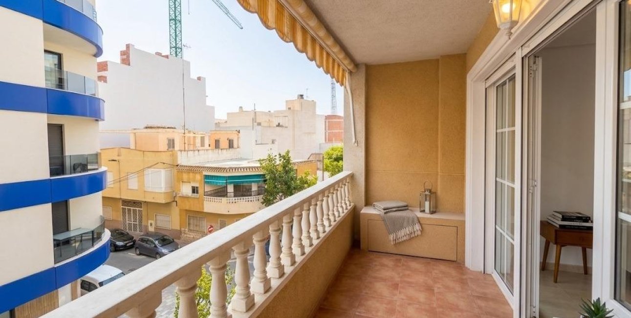 Resale - Apartment / flat -
Torrevieja - Playa del Cura