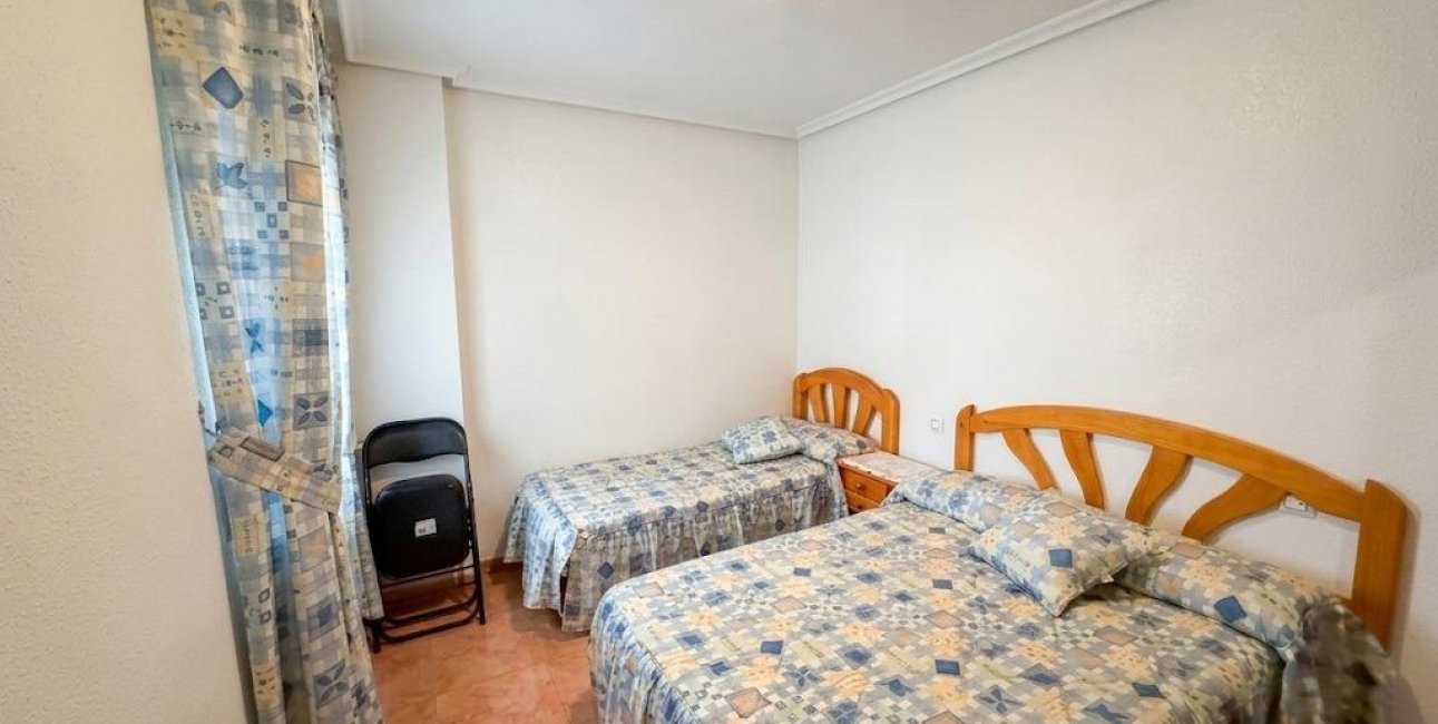 Resale - Apartment / flat -
Torrevieja - Playa del Cura