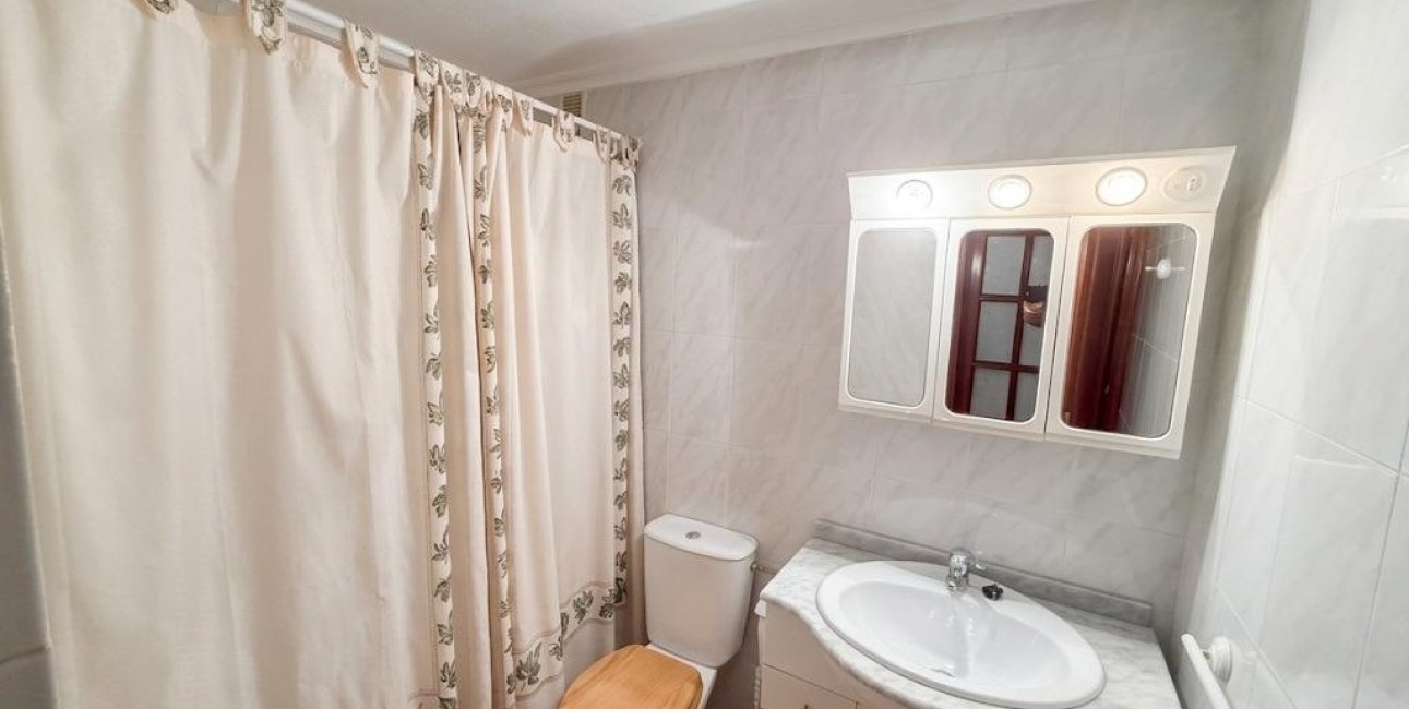 Resale - Apartment / flat -
Torrevieja - Playa del Cura