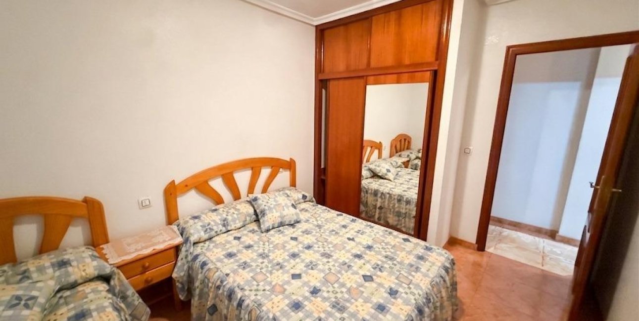 Resale - Apartment / flat -
Torrevieja - Playa del Cura