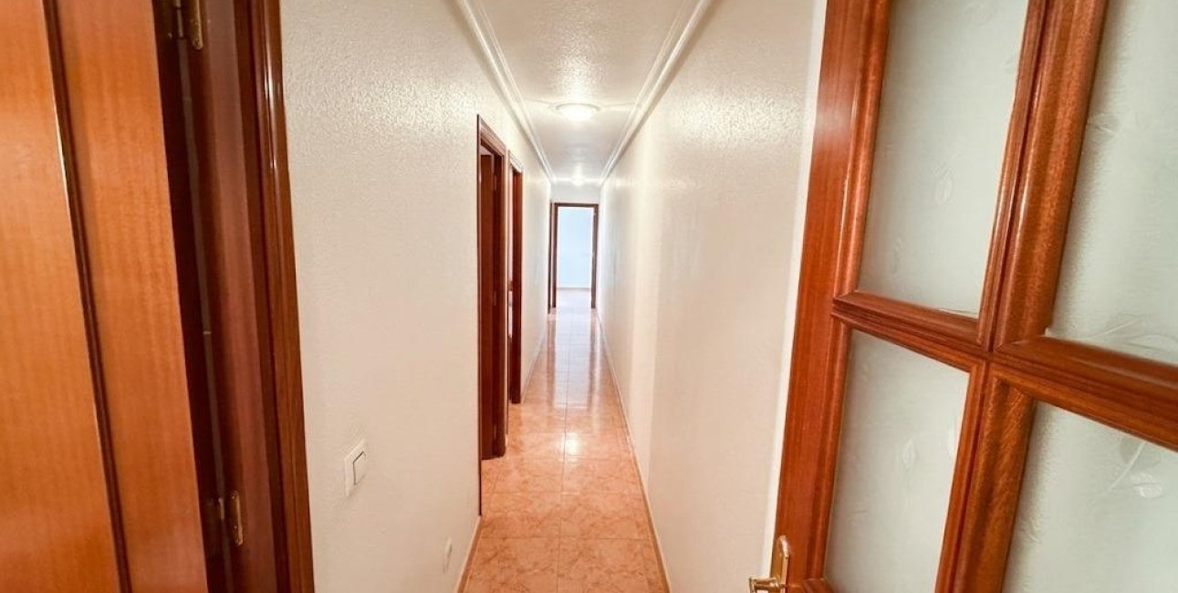 Resale - Apartment / flat -
Torrevieja - Playa del Cura