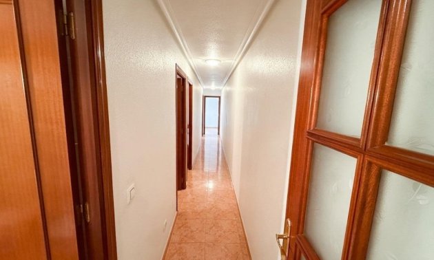 Resale - Apartment / flat -
Torrevieja - Playa del Cura