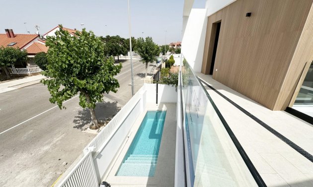 Rynek pierwotny - Willa -
Pilar de la Horadada - Torre De La Horadada