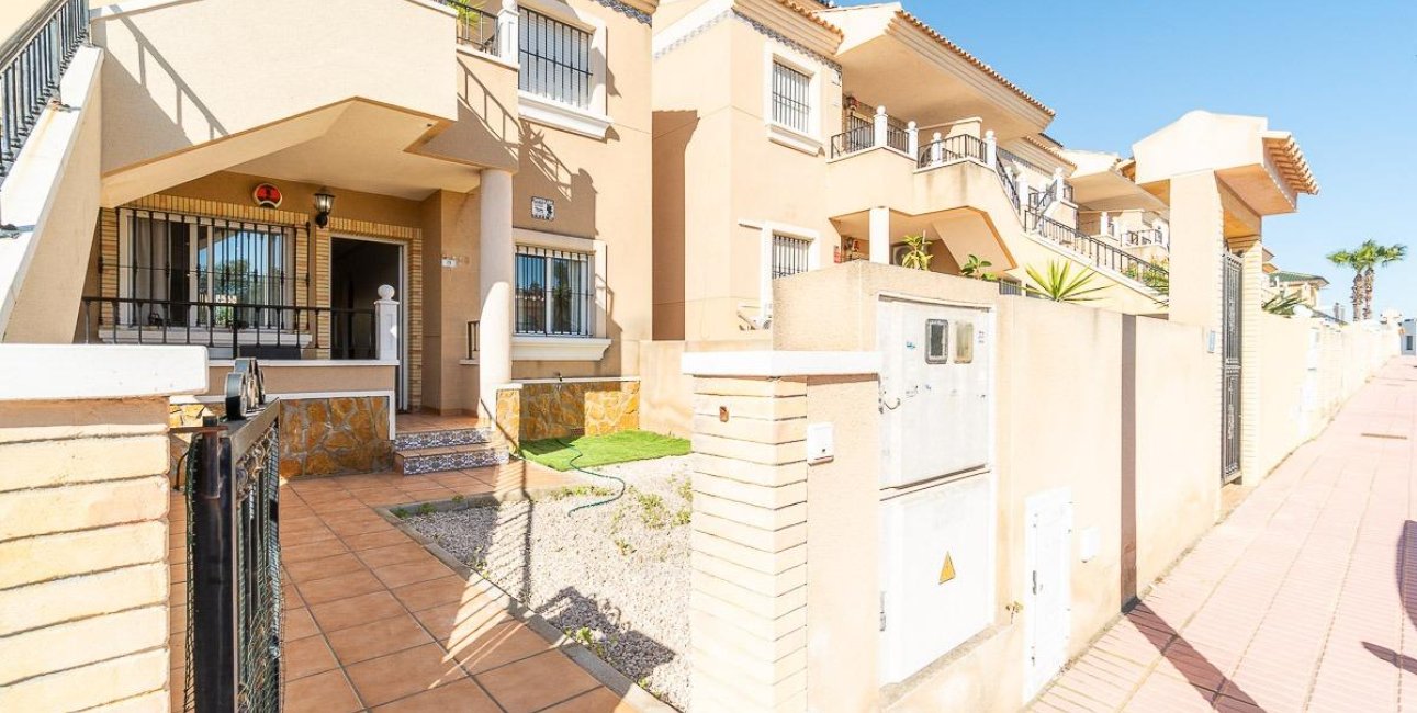 Resale - Bungalow -
Orihuela Costa - Villamartin