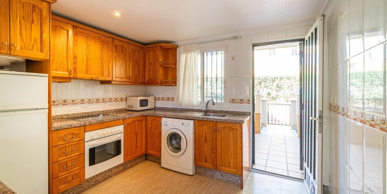 Resale - Bungalow -
Orihuela Costa - Villamartin