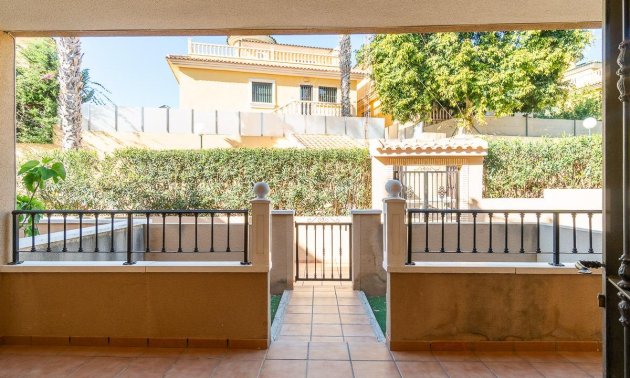 Resale - Bungalow -
Orihuela Costa - Villamartin