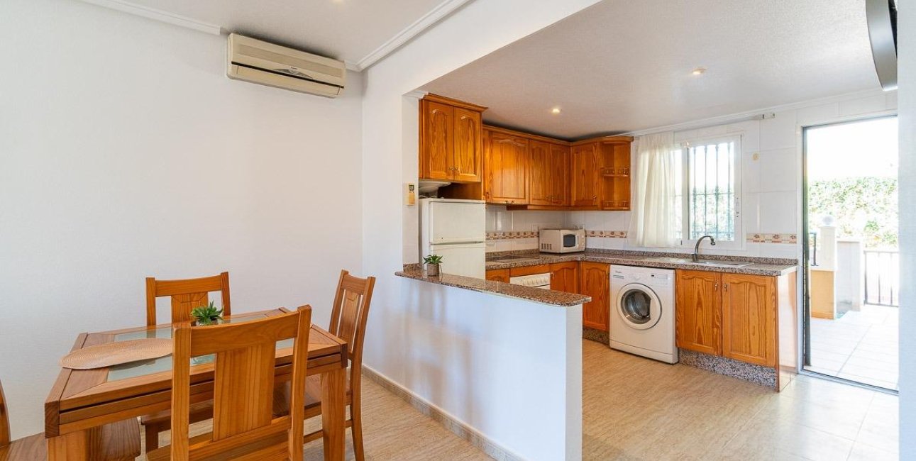 Resale - Bungalow -
Orihuela Costa - Villamartin