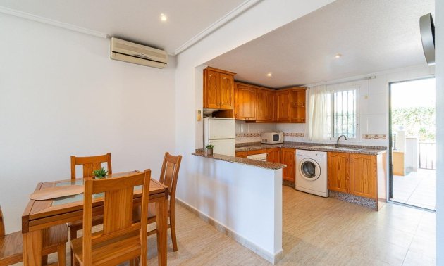 Resale - Bungalow -
Orihuela Costa - Villamartin