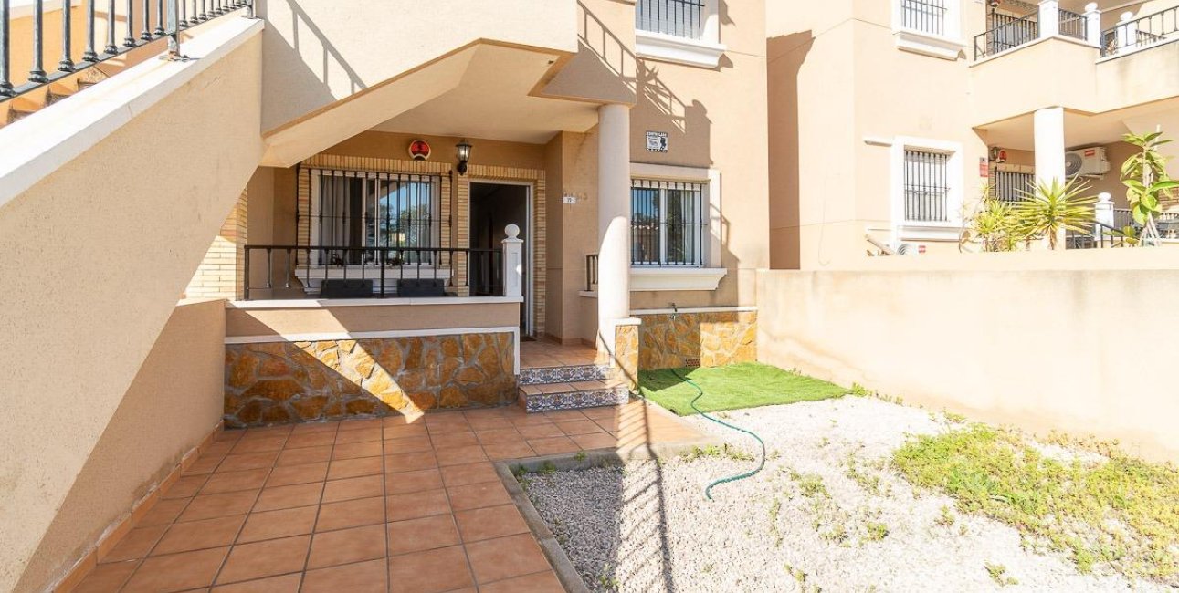 Resale - Bungalow -
Orihuela Costa - Villamartin