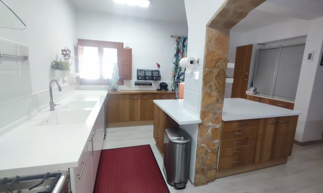 Resale - Country House -
Gea Y Truyols - Urb Lo Santiago