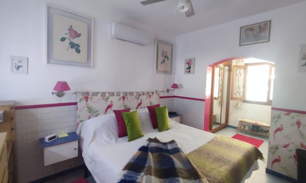 Resale - Country House -
Gea Y Truyols - Urb Lo Santiago