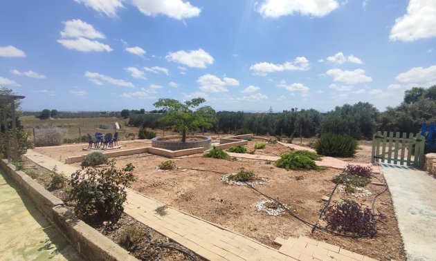 Resale - Country House -
Gea Y Truyols - Urb Lo Santiago