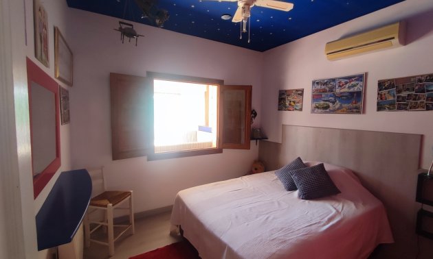 Resale - Country House -
Gea Y Truyols - Urb Lo Santiago