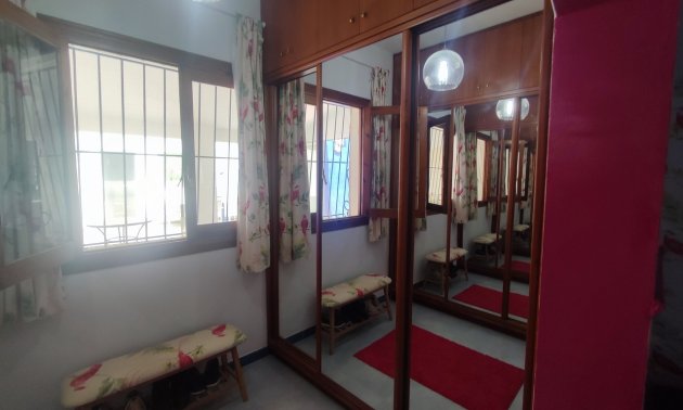 Resale - Country House -
Gea Y Truyols - Urb Lo Santiago