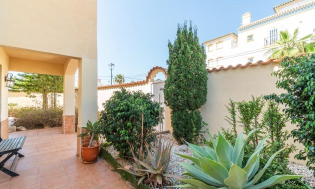 Resale - Villa -
Torrevieja - Cala de cabo cervera