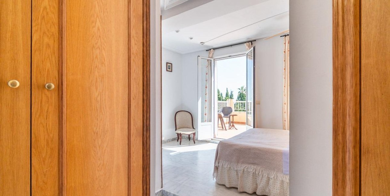 Resale - Villa -
Torrevieja - Cala de cabo cervera