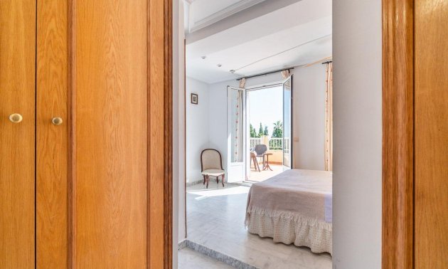 Resale - Villa -
Torrevieja - Cala de cabo cervera