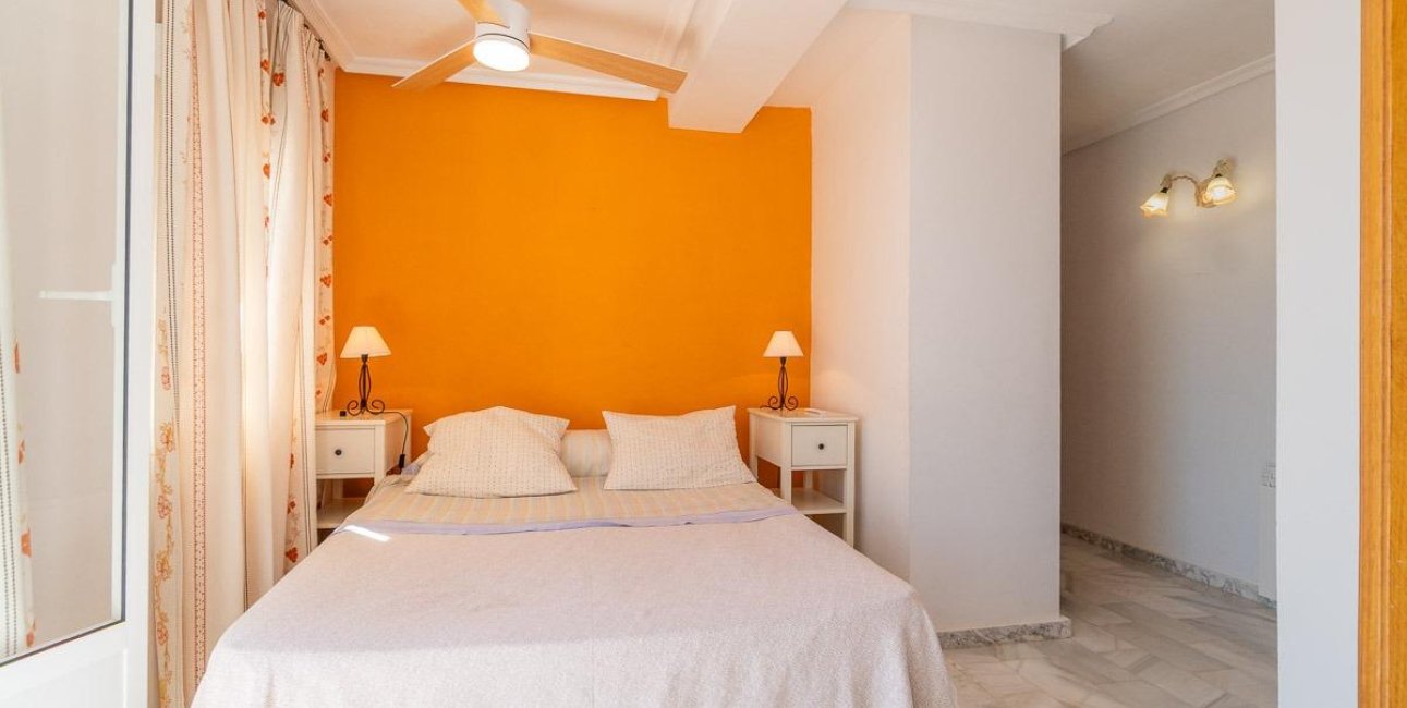 Resale - Villa -
Torrevieja - Cala de cabo cervera