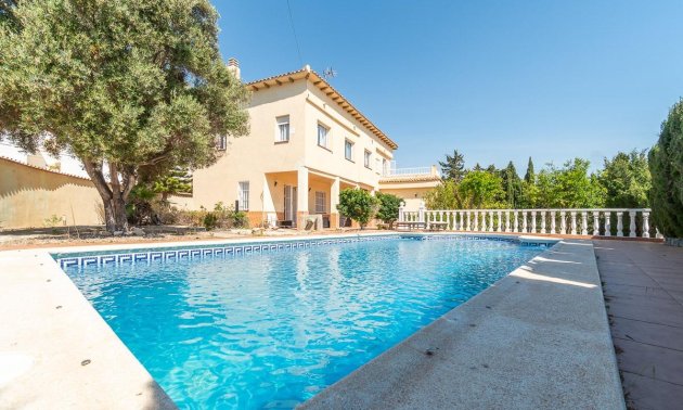 Resale - Villa -
Torrevieja - Cala de cabo cervera