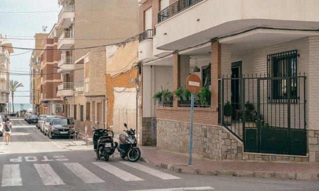 Rynek wtórny - Mieszkanie  -
Torrevieja - Torrevieja - Centre