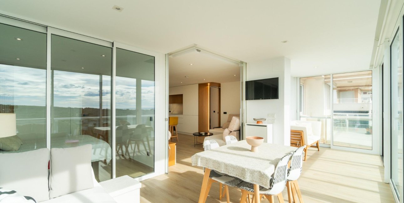 Resale - Apartment / flat -
Guardamar del Segura - Puerto Deportivo