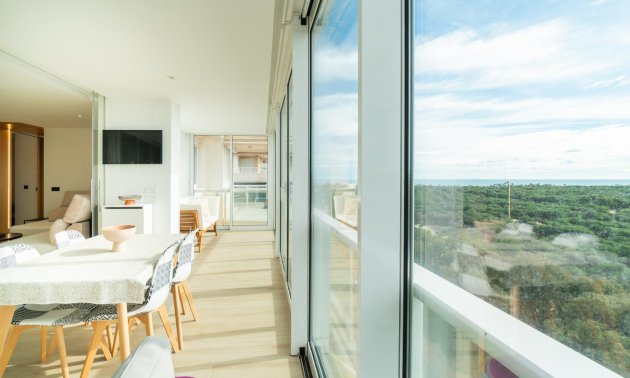 Resale - Apartment / flat -
Guardamar del Segura - Puerto Deportivo