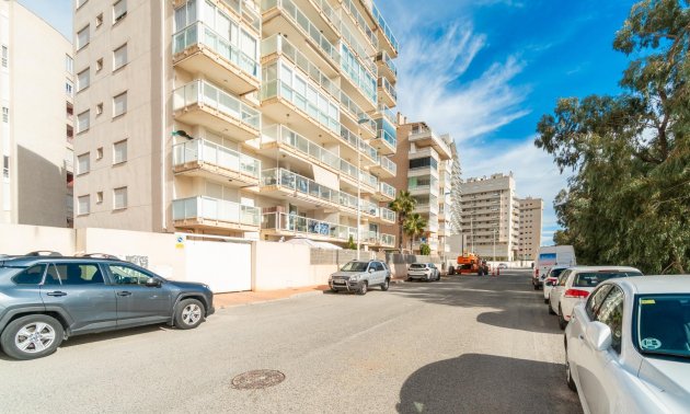 Resale - Apartment / flat -
Guardamar del Segura - Puerto Deportivo