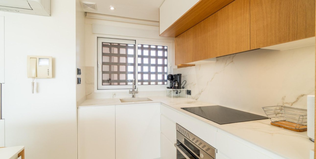 Resale - Apartment / flat -
Guardamar del Segura - Puerto Deportivo