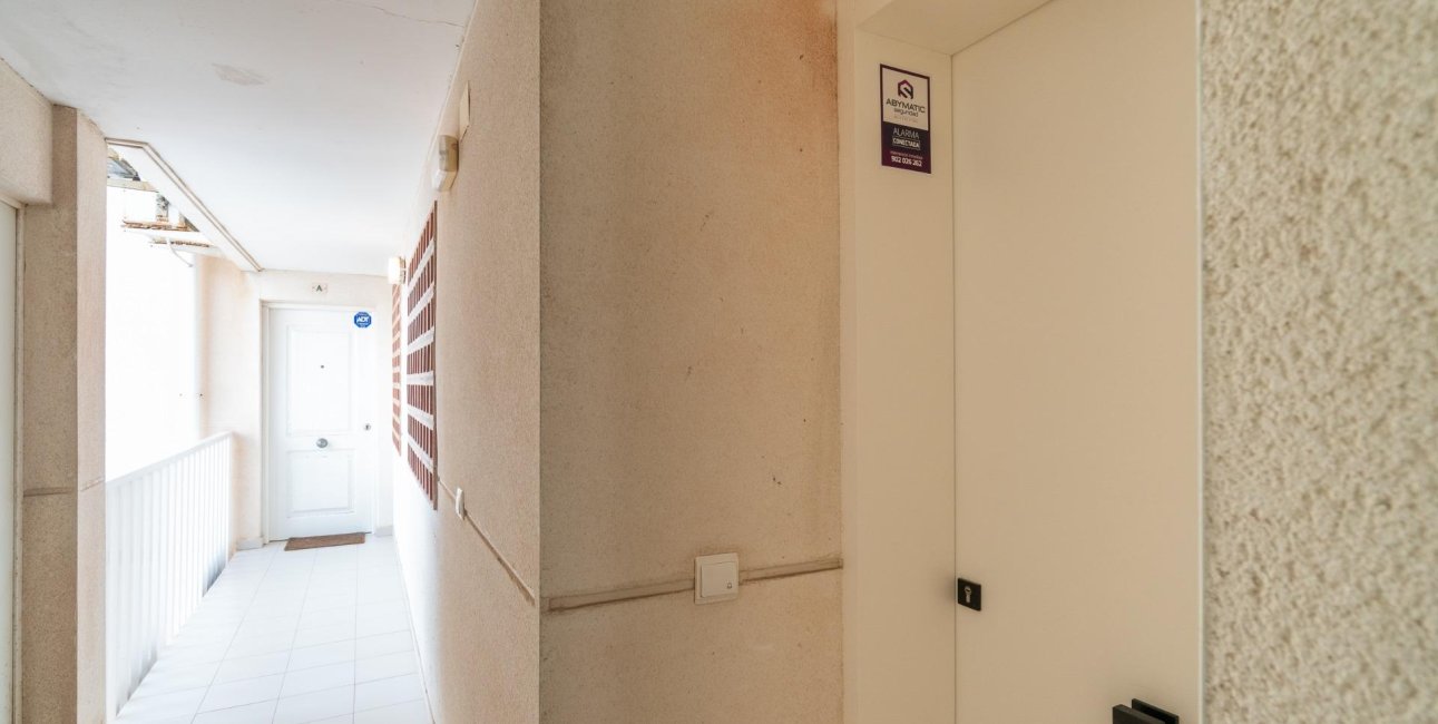 Resale - Apartment / flat -
Guardamar del Segura - Puerto Deportivo