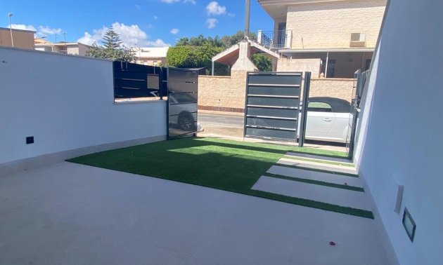 Rynek pierwotny - Bungalowy -
San Pedro del Pinatar - El Salero