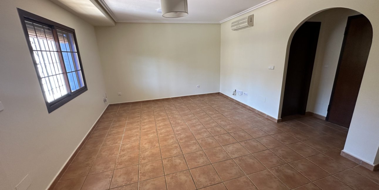 Resale - Villa -
Roda - Señorio de Roda