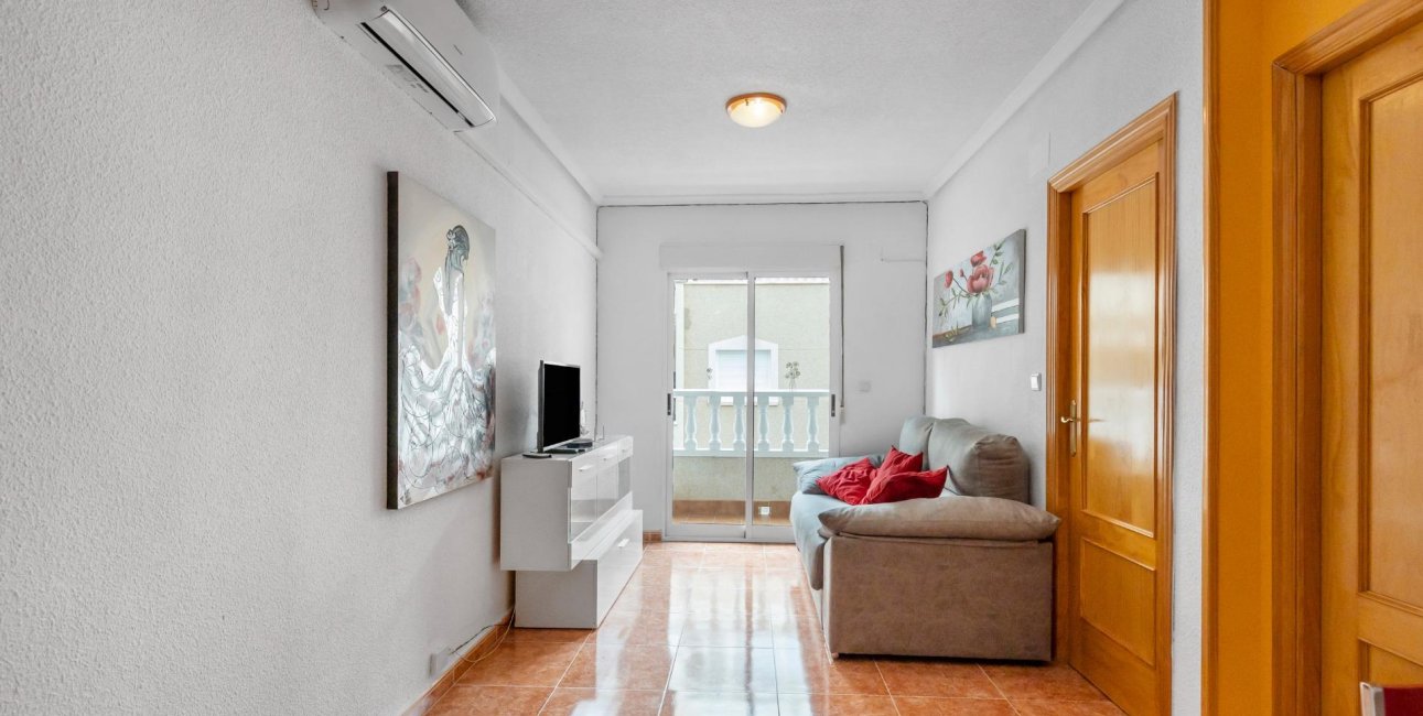 Resale - Apartment / flat -
Torrevieja - Paseo maritimo