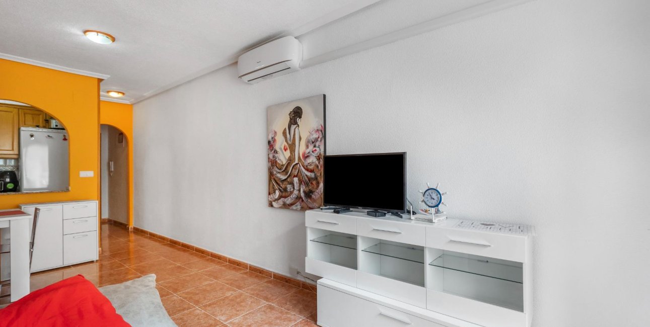 Resale - Apartment / flat -
Torrevieja - Paseo maritimo