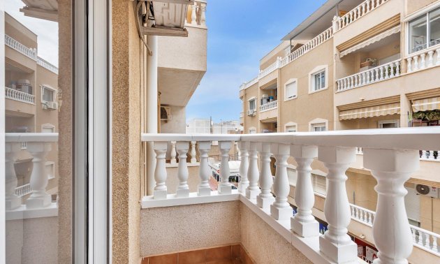 Resale - Apartment / flat -
Torrevieja - Paseo maritimo