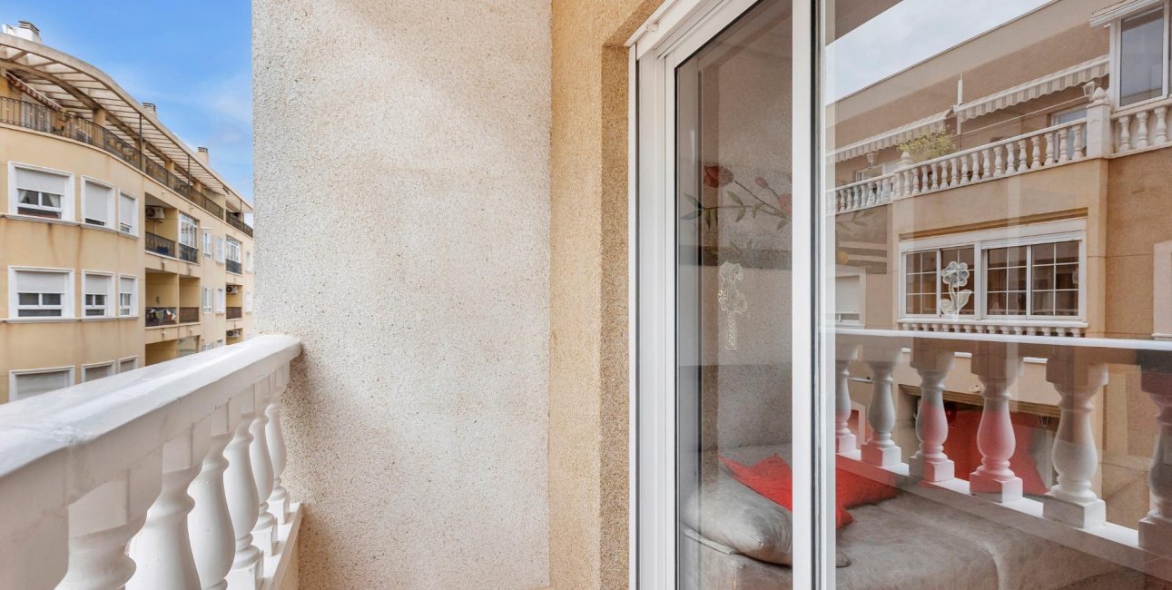 Resale - Apartment / flat -
Torrevieja - Paseo maritimo