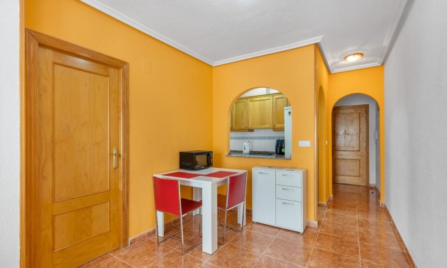 Resale - Apartment / flat -
Torrevieja - Paseo maritimo