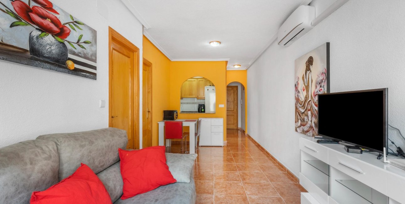 Resale - Apartment / flat -
Torrevieja - Paseo maritimo