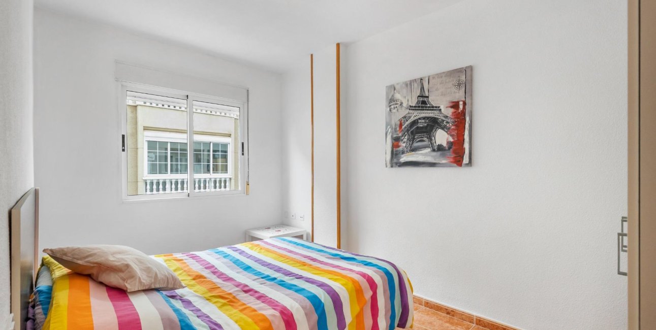 Resale - Apartment / flat -
Torrevieja - Paseo maritimo