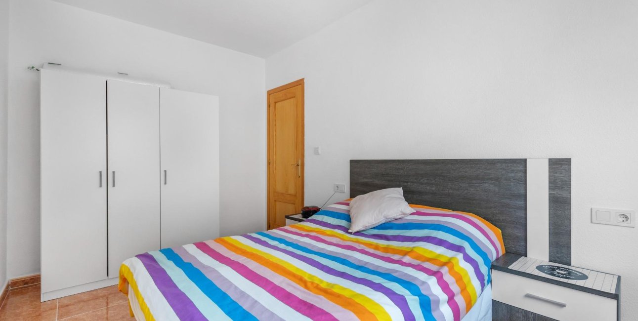 Resale - Apartment / flat -
Torrevieja - Paseo maritimo