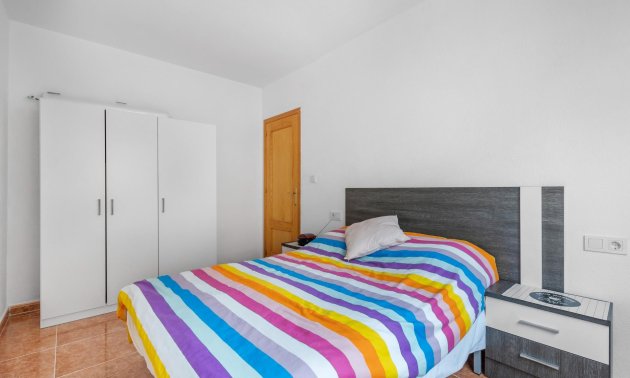 Resale - Apartment / flat -
Torrevieja - Paseo maritimo