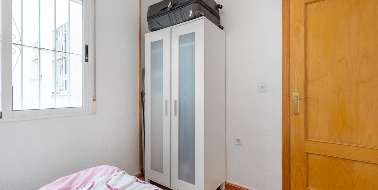 Resale - Apartment / flat -
Torrevieja - Paseo maritimo