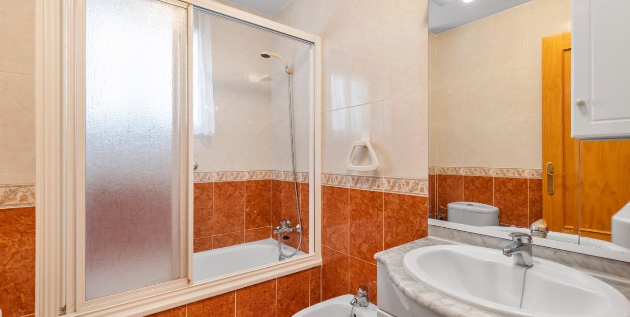 Resale - Apartment / flat -
Torrevieja - Paseo maritimo
