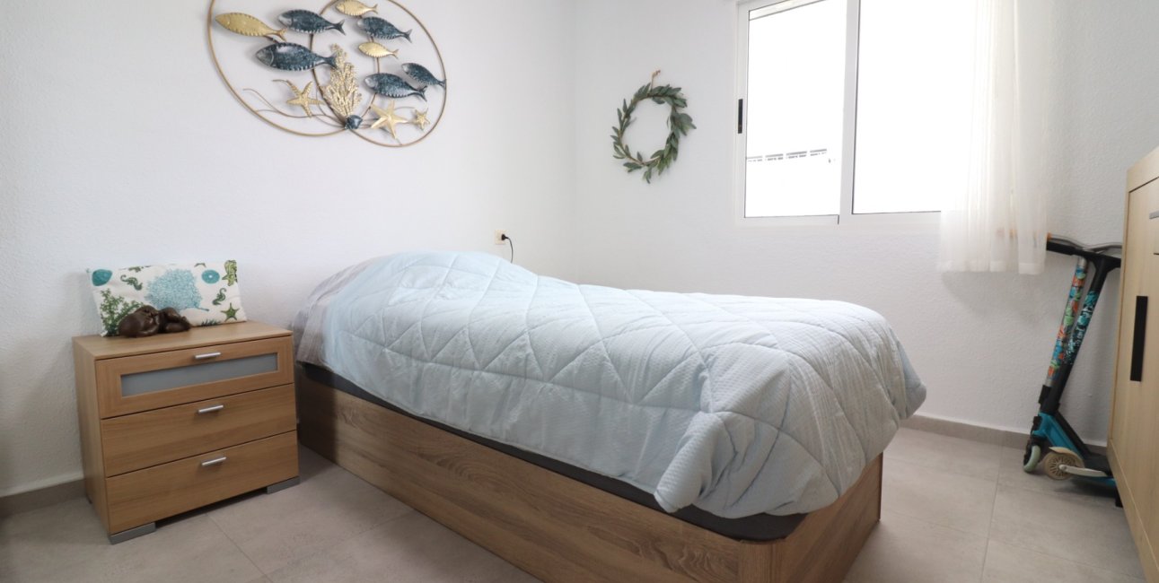 Resale - Bungalow -
Torrevieja - El Chaparral