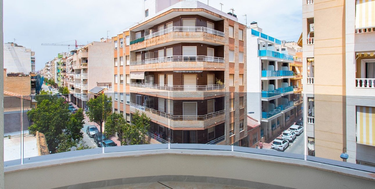 Resale - Apartment / flat -
Torrevieja - Playa Del Cura