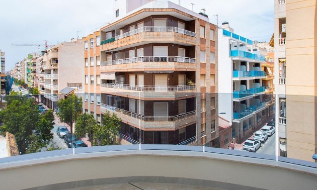Resale - Apartment / flat -
Torrevieja - Playa Del Cura