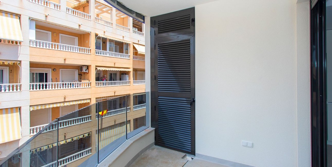 Resale - Apartment / flat -
Torrevieja - Playa Del Cura
