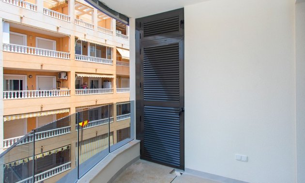 Resale - Apartment / flat -
Torrevieja - Playa Del Cura