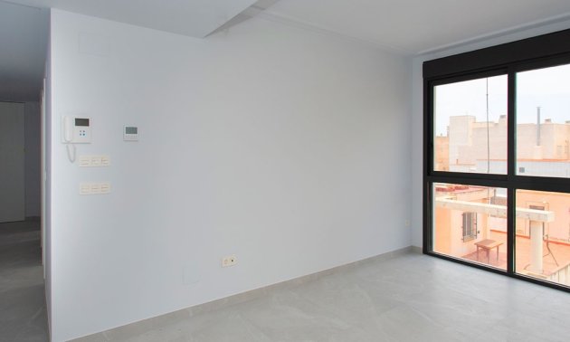 Resale - Apartment / flat -
Torrevieja - Playa Del Cura