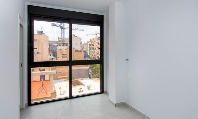 Resale - Apartment / flat -
Torrevieja - Playa Del Cura