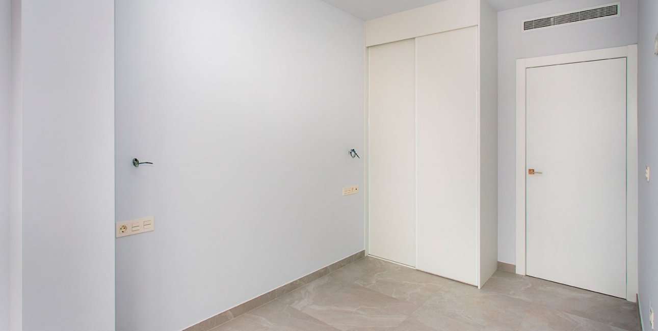 Resale - Apartment / flat -
Torrevieja - Playa Del Cura